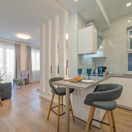 Capital Apartments And Rooms สปลิท ภายนอก รูปภาพ