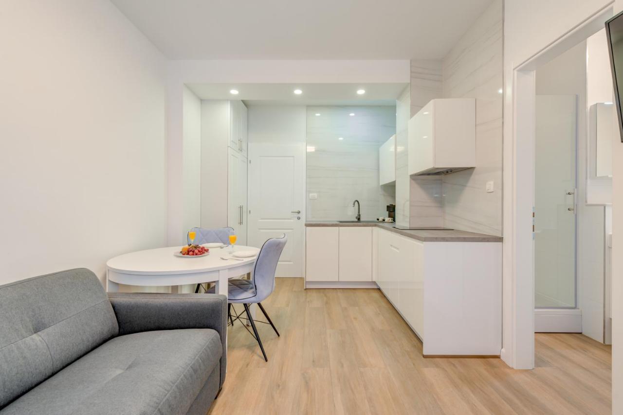 Capital Apartments And Rooms สปลิท ภายนอก รูปภาพ