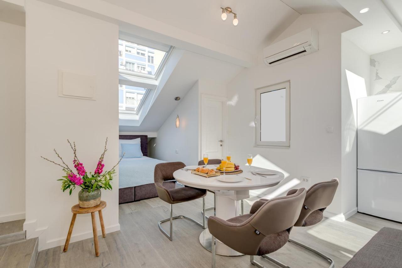 Capital Apartments And Rooms สปลิท ภายนอก รูปภาพ