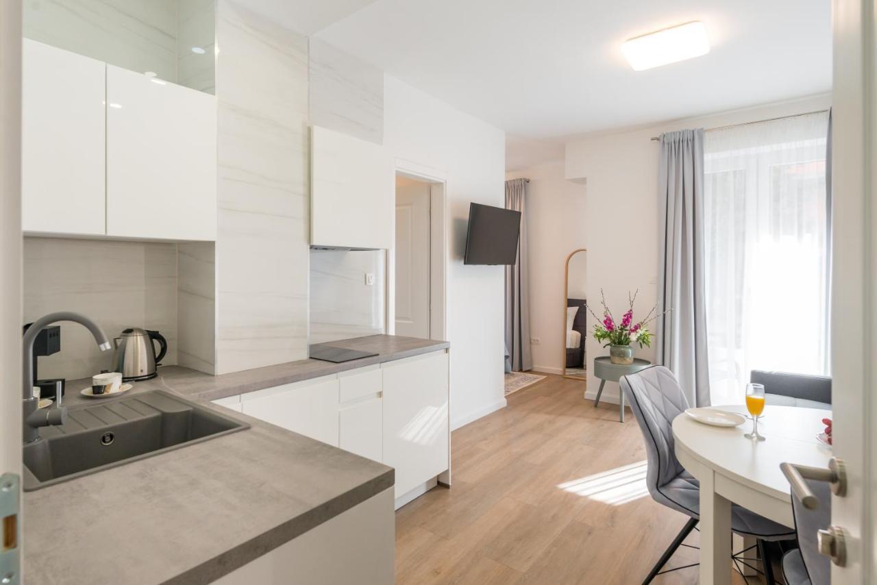 Capital Apartments And Rooms สปลิท ภายนอก รูปภาพ