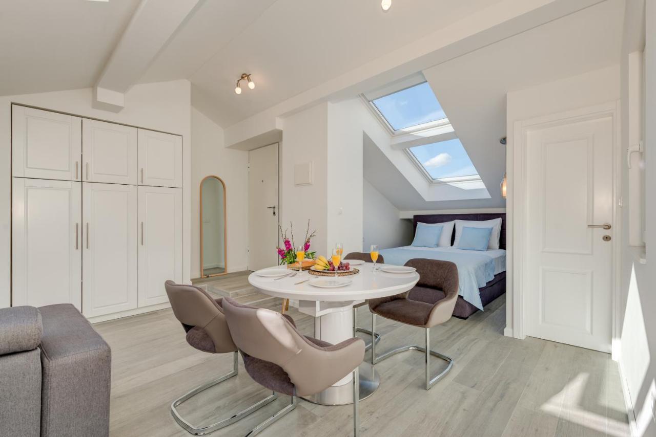 Capital Apartments And Rooms สปลิท ภายนอก รูปภาพ