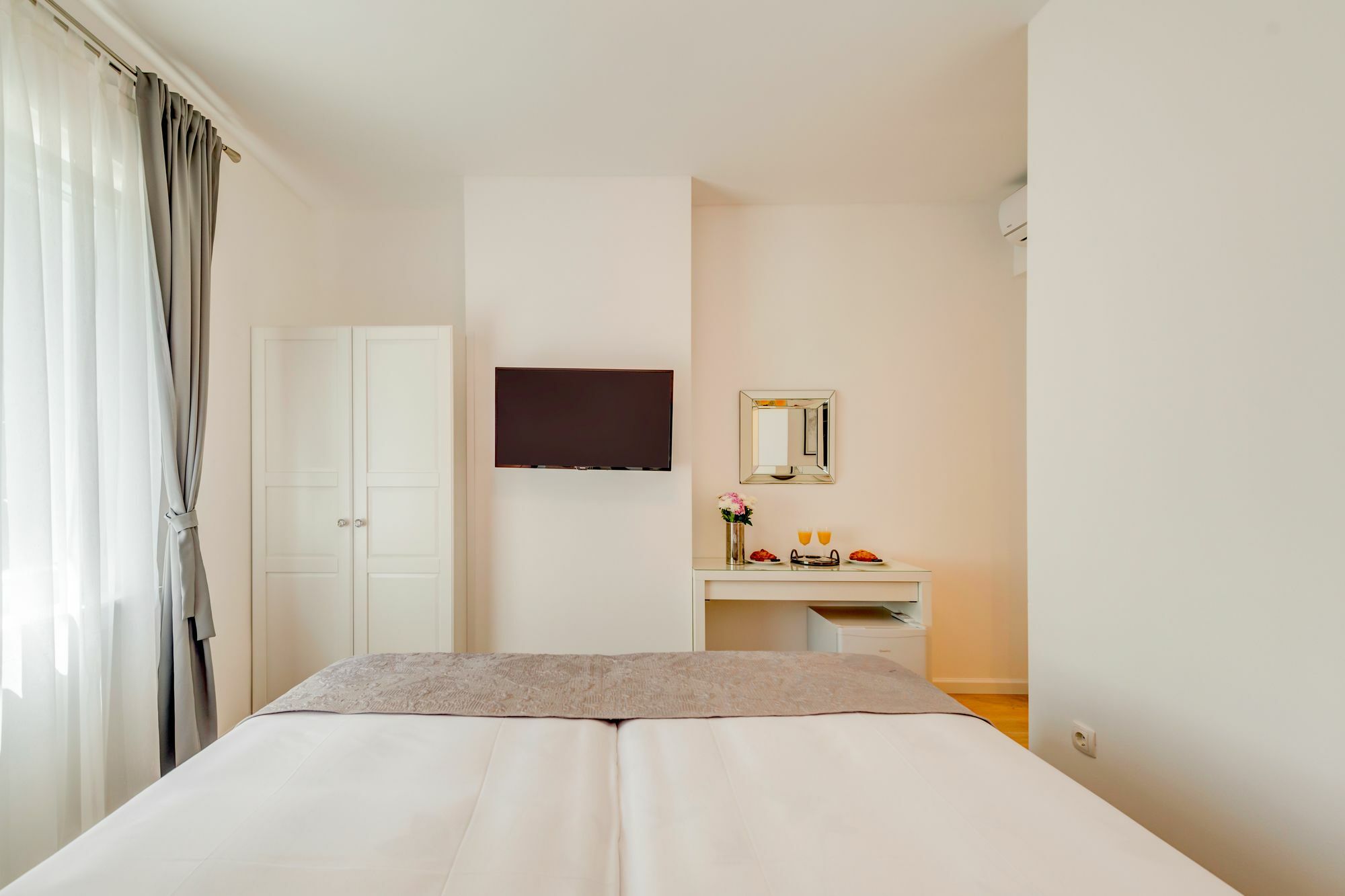 Capital Apartments And Rooms สปลิท ภายนอก รูปภาพ