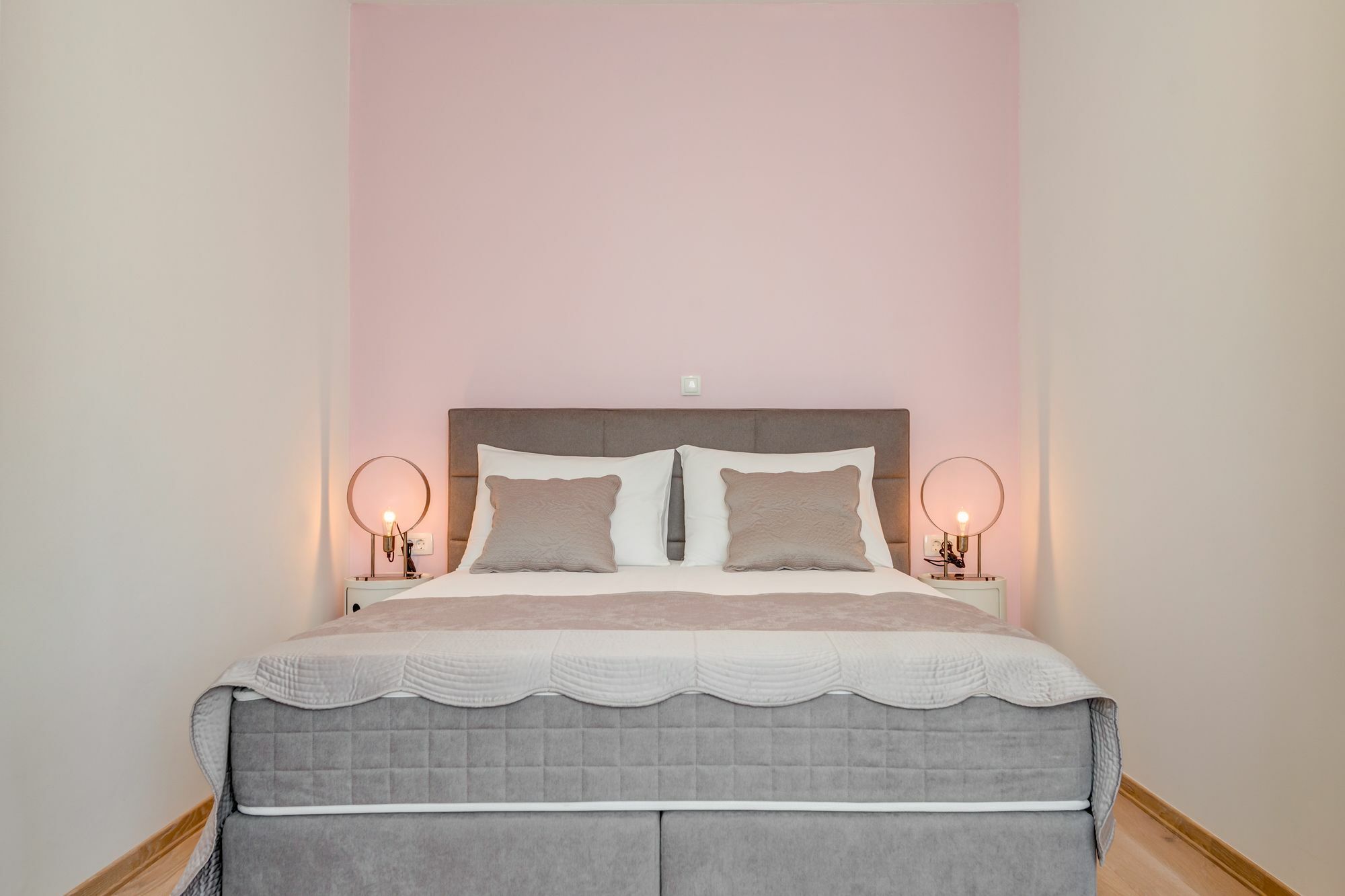Capital Apartments And Rooms สปลิท ภายนอก รูปภาพ